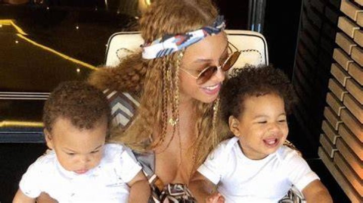 Rumi Carter & Sir Carter