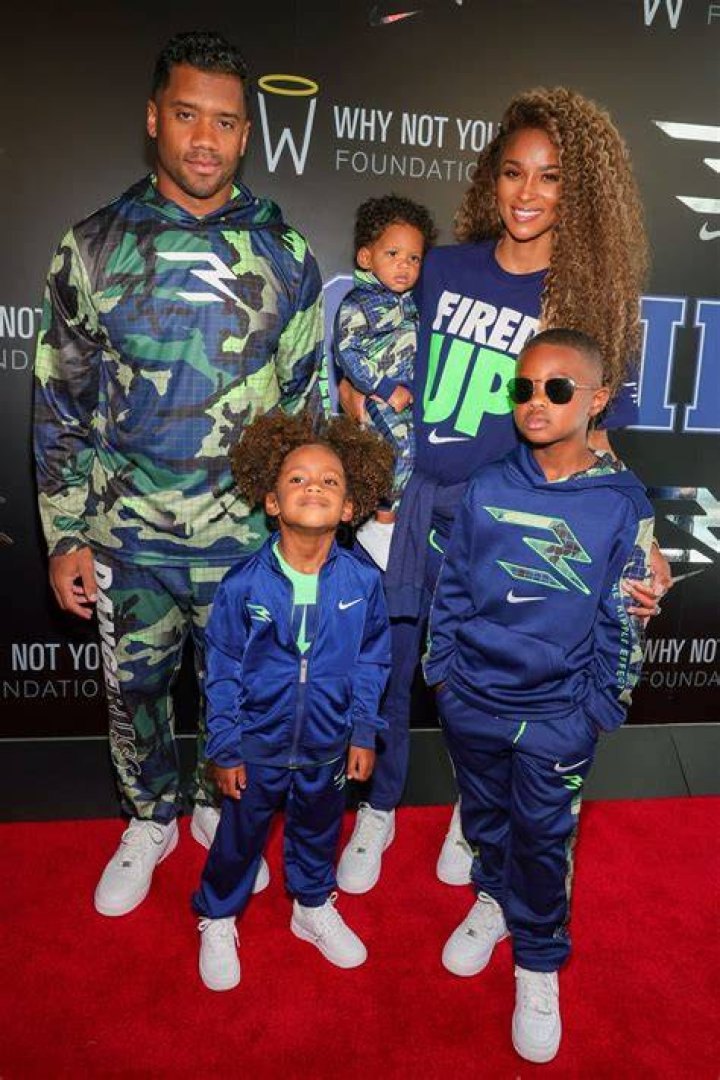 Russell Wilson & Kids At The Kids&rsquo; Choice Sports Awards