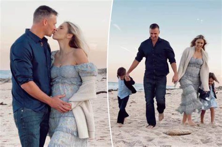 ryan lochte wife pregnant