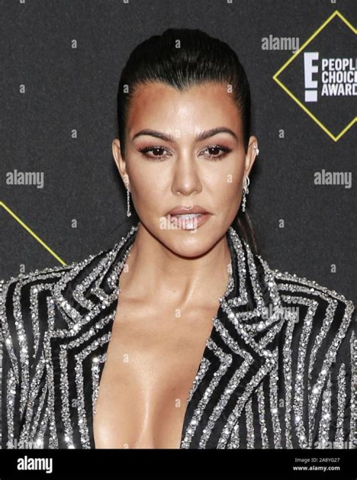 Santa Monica, CA - *EXCLUSIVE* Kourtney Kardashian leaves a photoshoot at a hotel in Santa Monica.Pictured: Kourtney KardashianBACKGRID USA 1 MARCH 2022 USA: +1 310 798 9111 / : +44 208 344 2007 / *UK Clients - Pictures Containing ChildrenPlease Pixelate Face Prior To Publication*