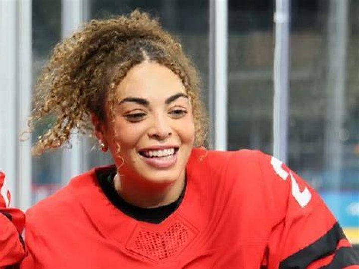 Sarah Nurse (C) of Canada celebrates during the women's Semifinals match inside the Gangneung Hockey Centre at the PyeongChang Winter Olympic Games 2018, in Gangneung, South Korea, 19 February 2018. The PyeongChang 2018 Winter Olympic Games, will run from 09 to 25 February 2018. Ice Hockey - PyeongChang 2018 Olympic Games, Gangneung, Korea - 19 Feb 2018