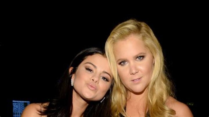 selena-gomez-amy-schumer-hollywood-film-awards-2015-gty