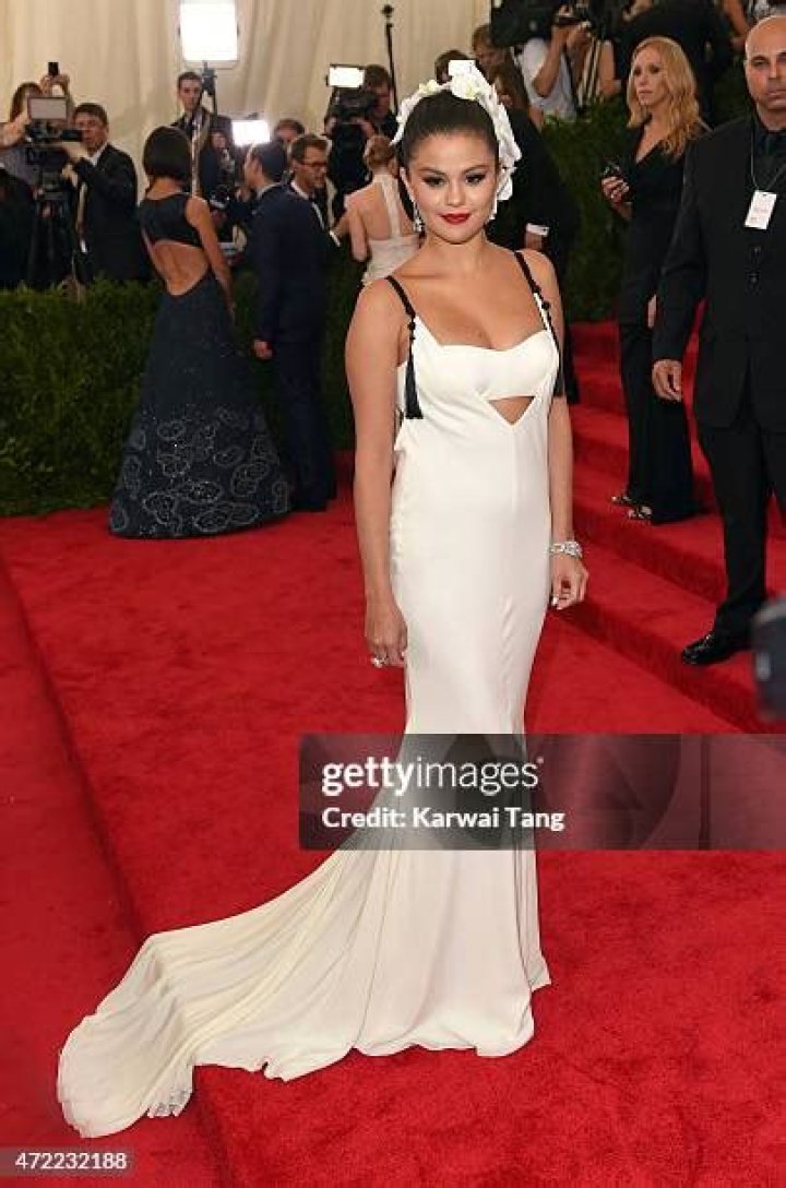 Selena Gomez attends The Metropolitan Museum of Art's Costume Institute benefit gala celebrating the opening of the Heavenly Bodies: Fashion and the Catholic Imagination exhibition, in New York 2018 MET Museum Costume Institute Benefit Gala, New York, USA - 07 May 2018