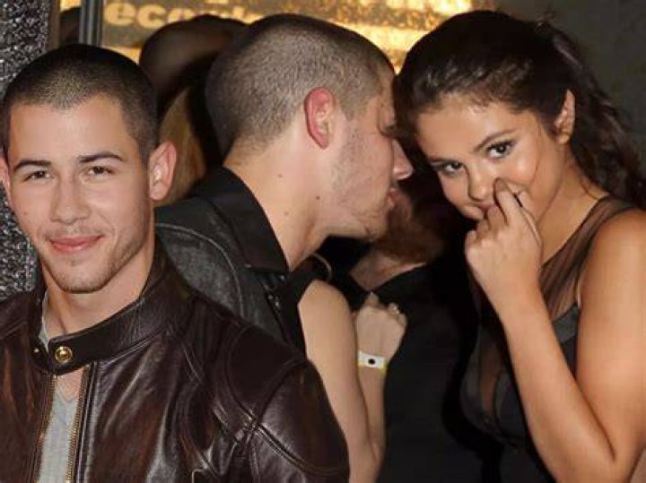 Selena Gomez Reaction Nick Jonas Song