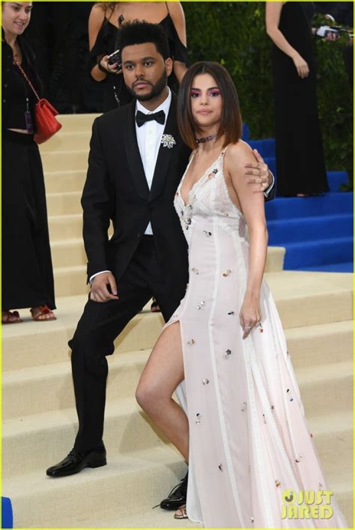 selena-gomez-the-weeknd-met-gala