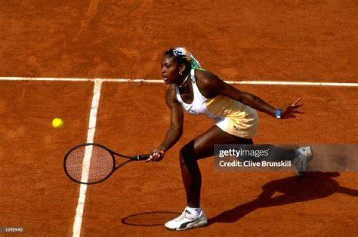 Serena Williams Plays In 1998