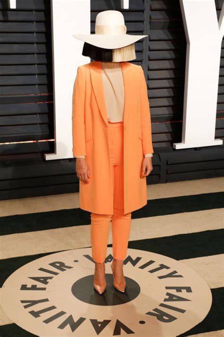 sia-vanity-fair-oscars-2017-academy-awards-rec