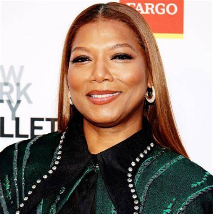 Singer and actor Queen Latifah (C) stands as she is honored in the East Room where US President Joe Biden hosted the 2023 Kennedy Center Honorees in the White House in Washington, DC, USA, 03 December 2023. Recipients of the 46th Kennedy Center Honors for lifetime artistic achievement include actor and comedian Billy Crystal, soprano Renee Fleming, British singer-songwriter Barry Gibb, singer and actor Queen Latifah, and singer Dionne Warwick. US President Joe Biden hosts Kennedy Center Honorees at White House, Washington, USA - 03 Dec 2023