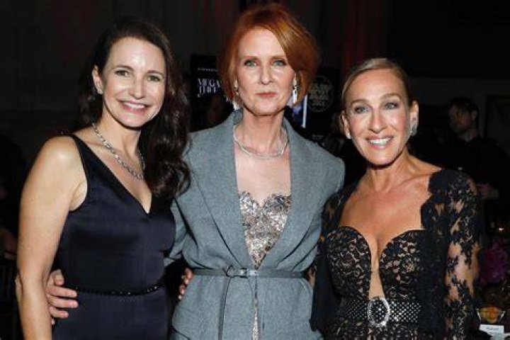 SJP, Cynthia Nixon & Kristin Davis Film In A Park