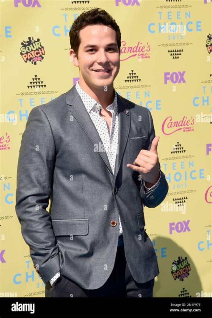 Skylar-Astin-teen-choice-awards-2015