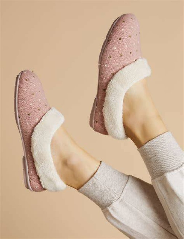slippers