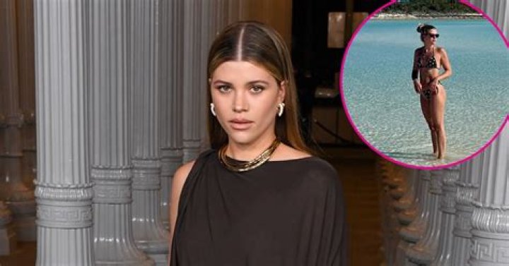 Sofia Richie starts off her Labor Day weekend with a coffee run!