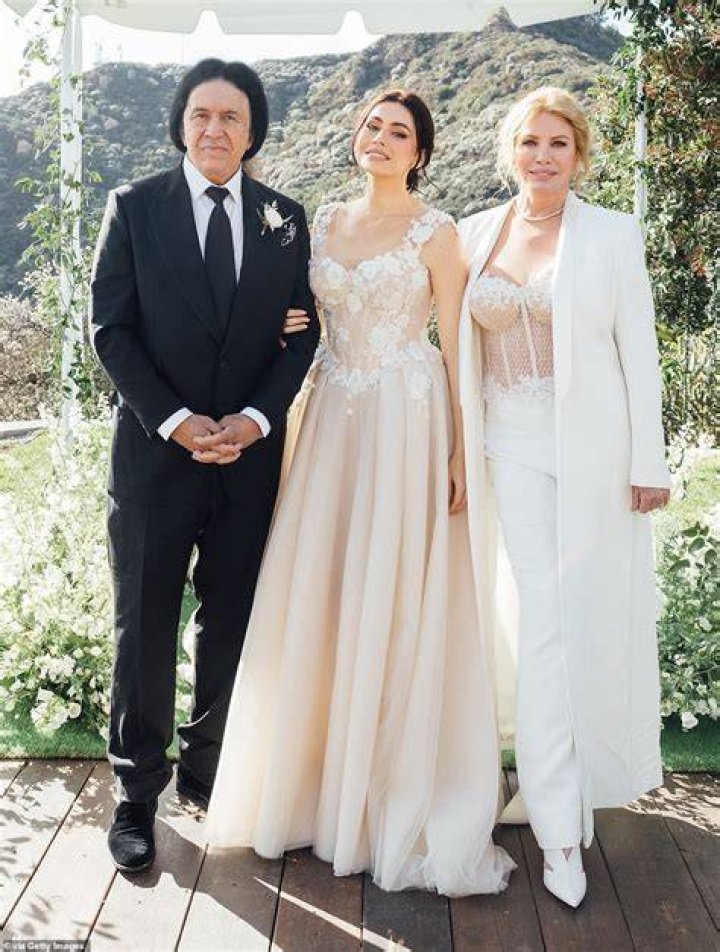 Sophie Simmons & Her Family At The &lsquo;Godzilla&rsquo; Premiere