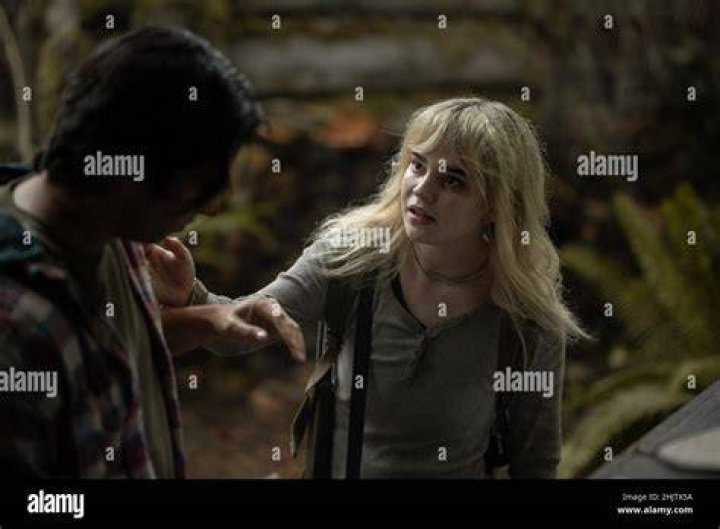 Sophie Thatcher & Kevin Alves In Season 2