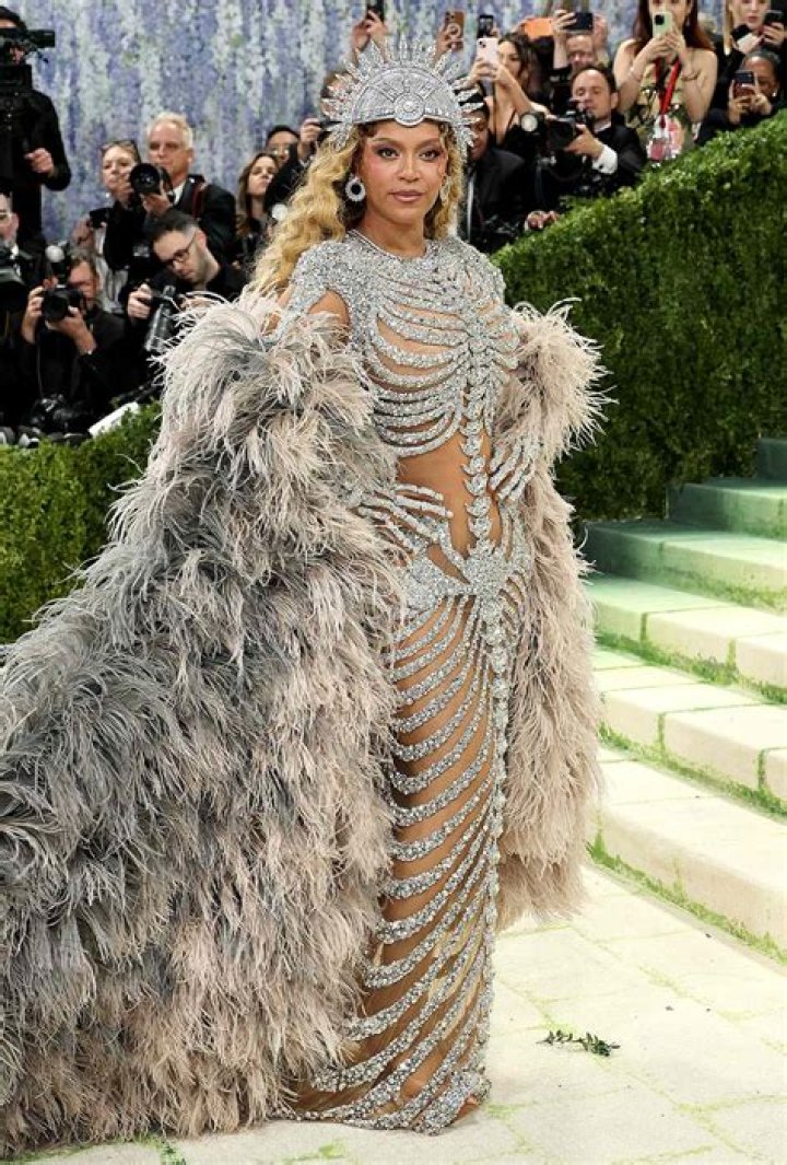 Stars In Latex: Beyonce & MMore