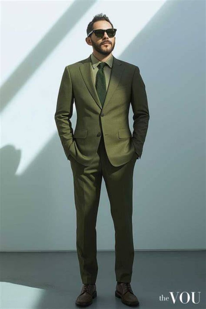 Stars In Monochrome Suits: Photos