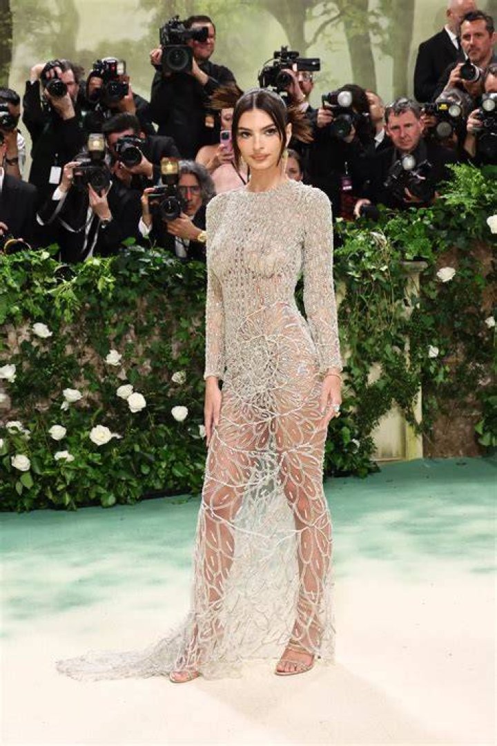 Stars In Sexy Outfits At Coachell