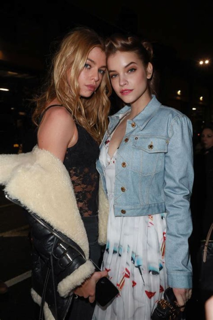 stella-maxwell-nyfw-jeremy-scott-show-fall-2017
