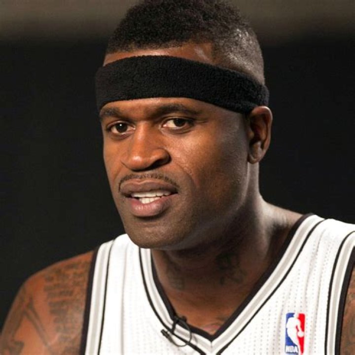 Stephen Jackson with a face mask