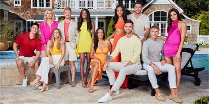 SUMMER HOUSE -- Season:6 -- Pictured: (l-r) Paige DeSorbo, Luke Gulbranson, Andrea Denver, Carl Radke, Mya Allen, Danielle Olivera, Ciara Miller, Kyle Cooke, Amanda Batula, Lindsay Hubbard, Alex Wach -- (Photo by: Stephanie Diani/Bravo)