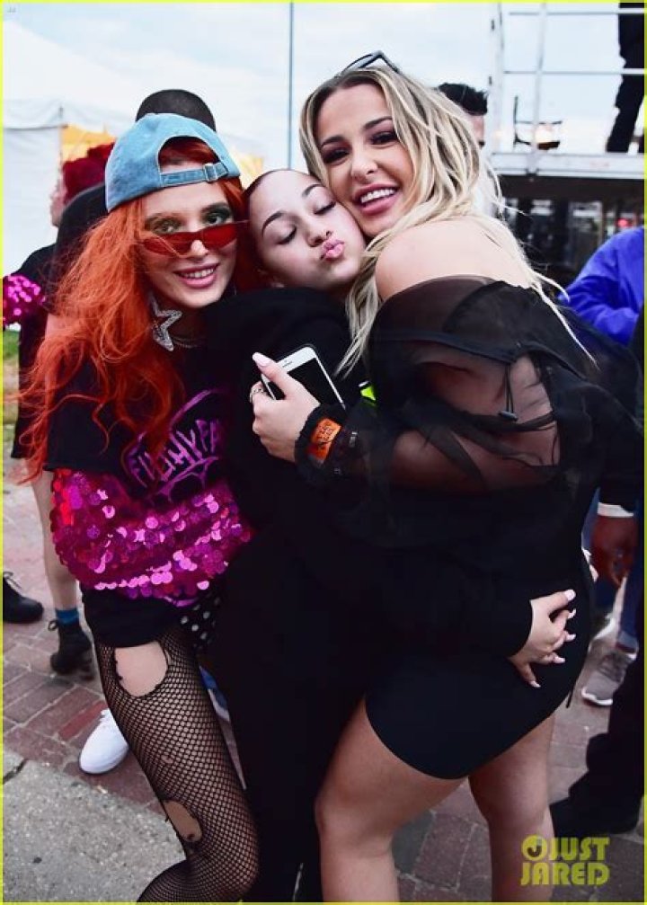 Tana Mongeau Kisses Bella Thorne