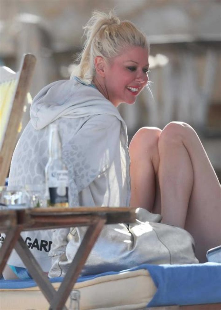 Tara Reid at the beach
