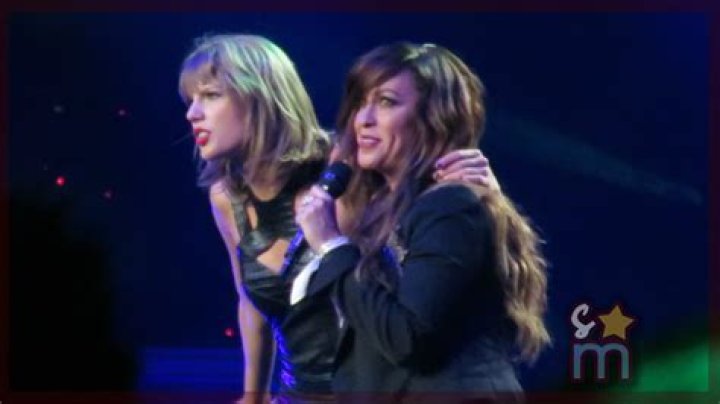 taylor-swift-alanis-morissette-you-oughta-know-duet-gty