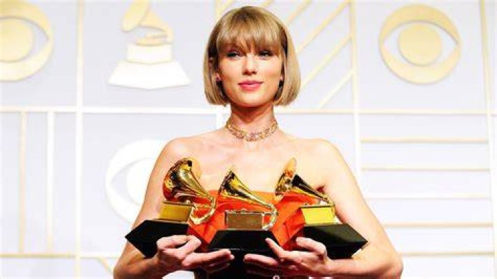 taylor-swift-grammys-2016-grammy-awards-best-dressed
