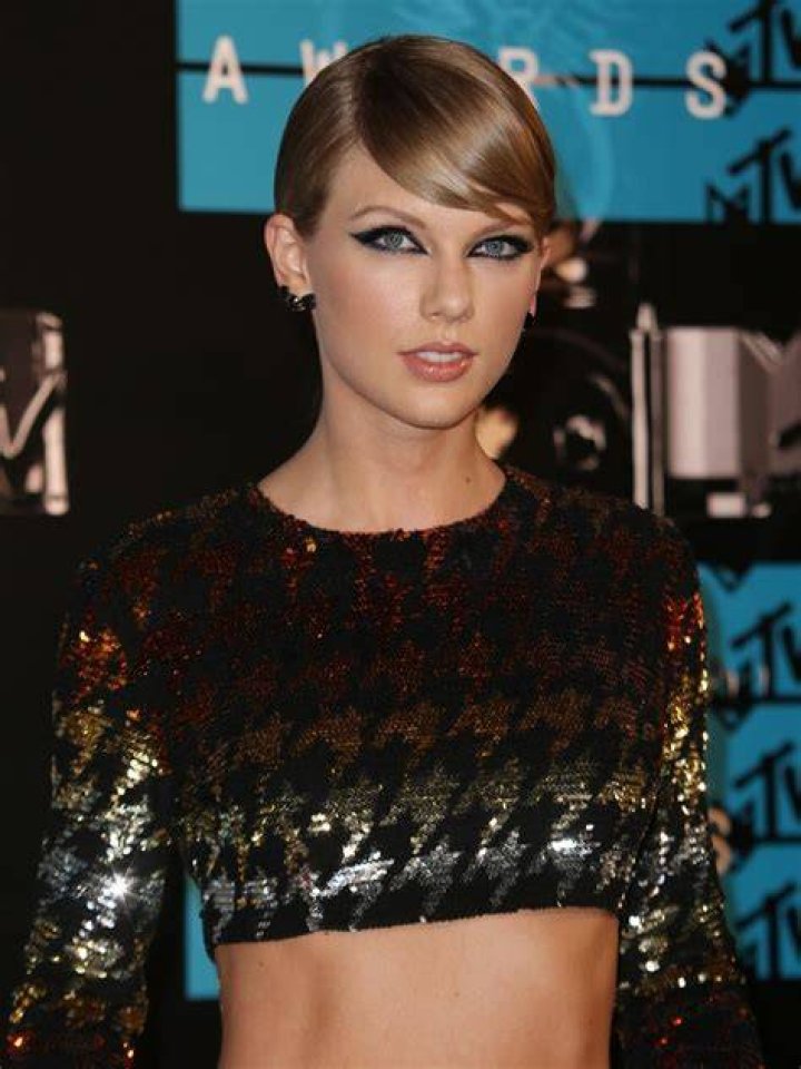 taylor-swift-mtv-vmas-2015-video-music-awards
