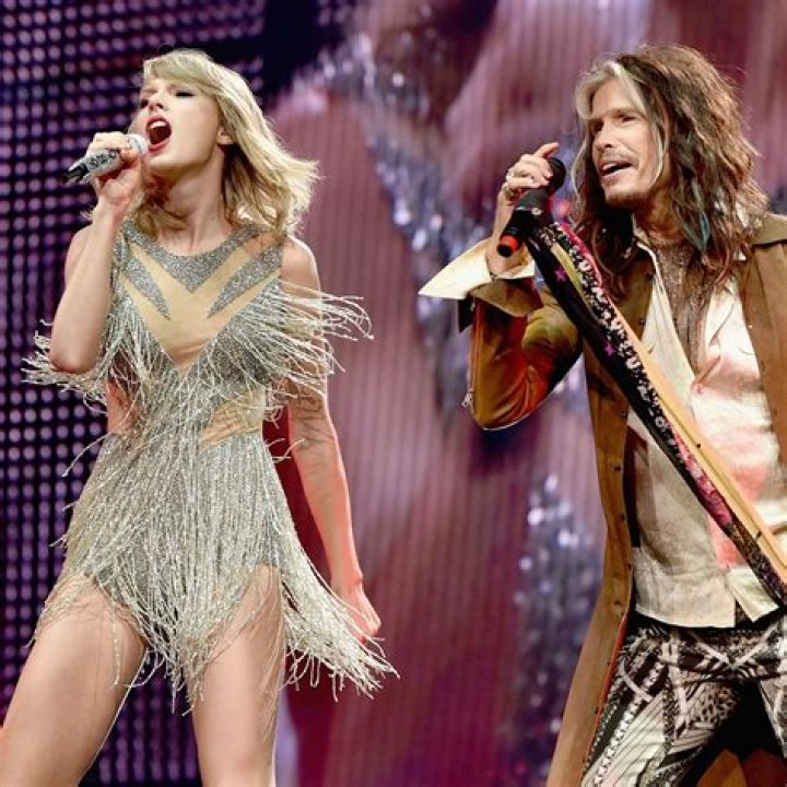 taylor-swift-steven-tyler-singing-i-dont-want-to-miss-a-thing-ftr