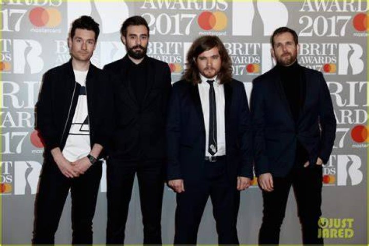 the-1975-brit-awrds-2017