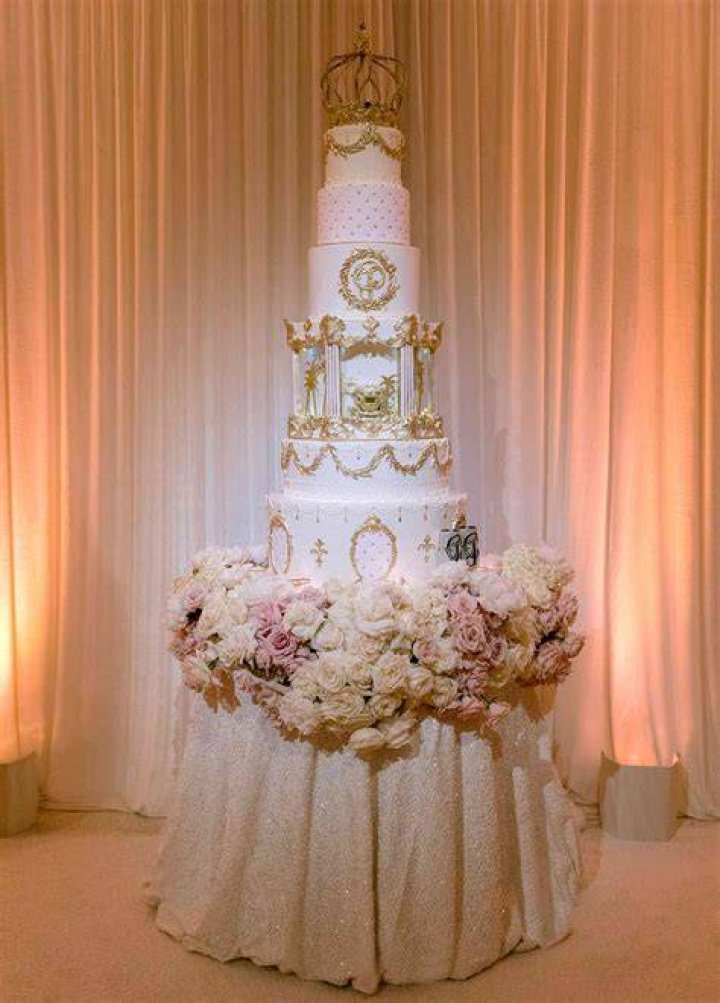 The Cake at Paris Hilton and Carter Reum&rsquo;s Wedding
