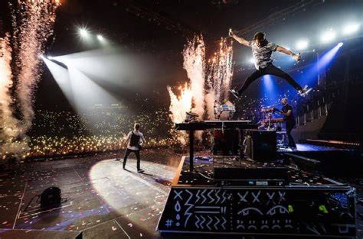 the-chainsmokers-2017-tour-tour-dates-2017