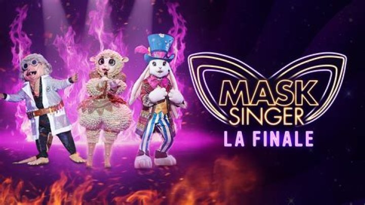 THE MASKED SINGER: L-R: Panelists: Robin Thicke, Jenny McCarthy, Ken Jeong and Nicole Scherzinger. THE MASKED SINGER premieres Wednesday, Sept. 25 (8:00-10:00 PM ET/PT) on FOX. &copy; 2019 FOX MEDIA LLC. CR: Michael Becker/FOX.