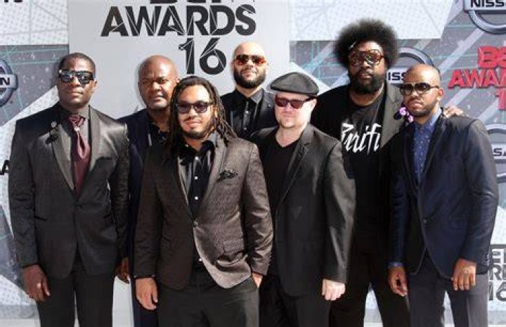 The-Roots-BET-Awards-2016-1
