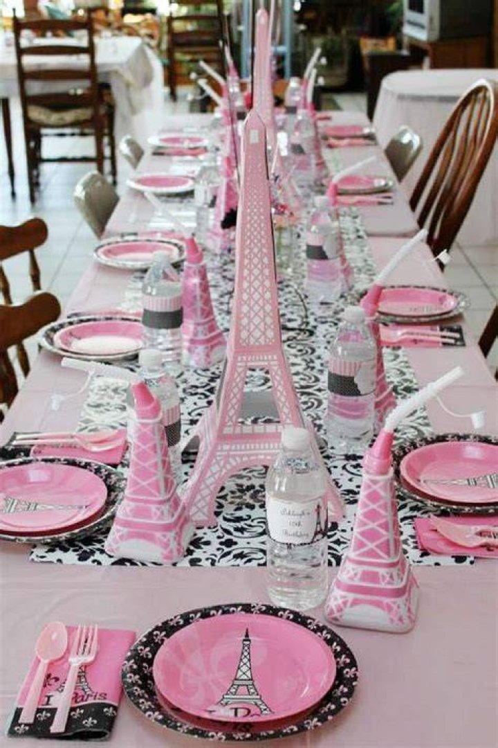 The Table Setting at Paris Hilton and Carter Reum&rsquo;s Wedding