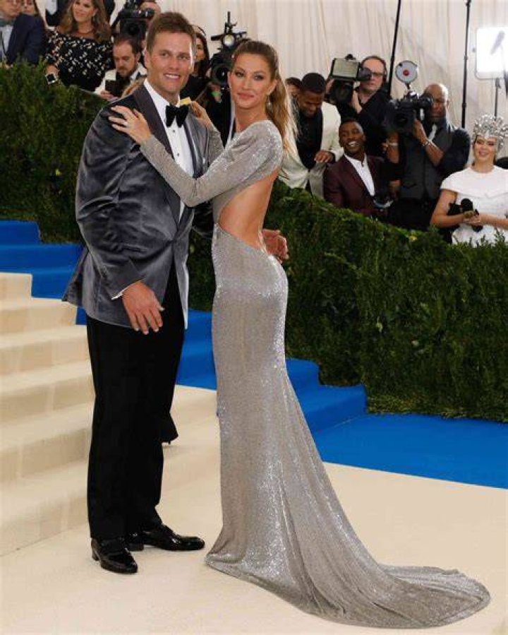 Tom Brady & Gisele Bundchen Celebrate His 41st Birthday