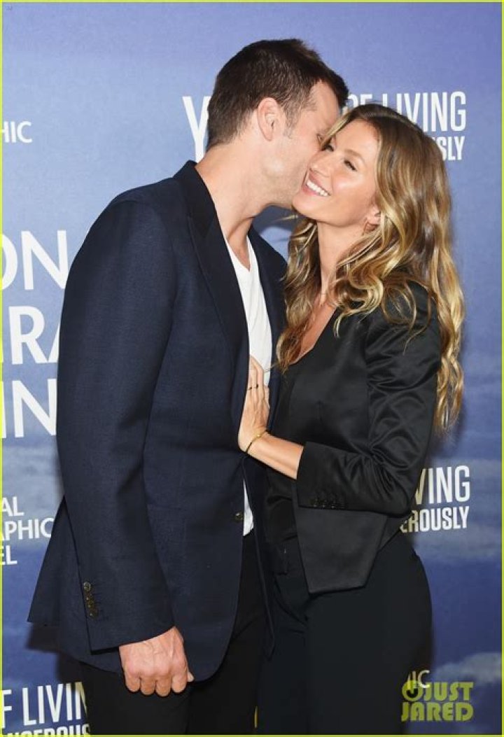 Tom Brady & Gisele Bundchen PDA On The Red Carpet