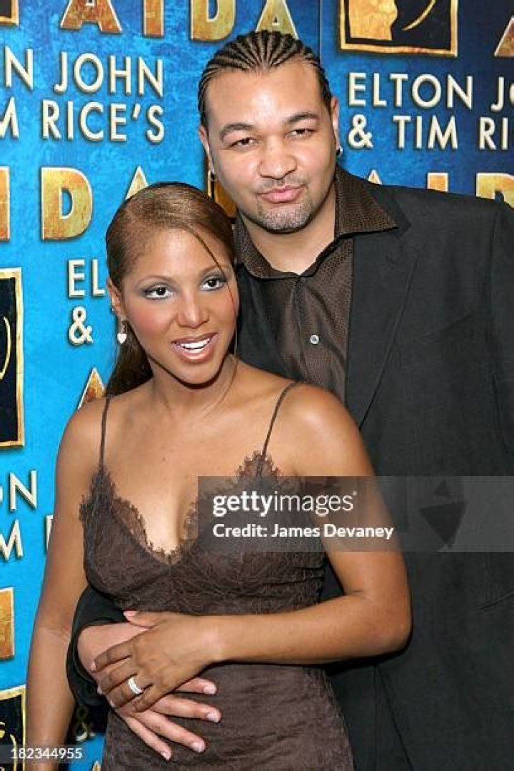 Toni Braxton and her husband, Keri Lewis, arrives to the 57th Annual Tony Awards at Radio City Music Hall, Sunday, June 8, 2003, in New York. (AP Photo/Tina Fineberg)