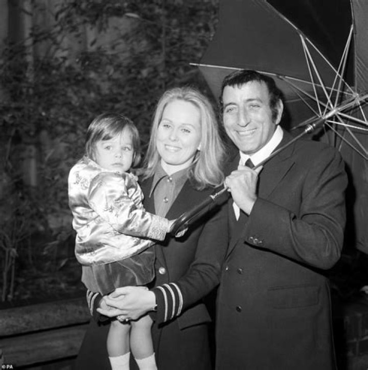 Tony Bennett & his second wife with their daughter