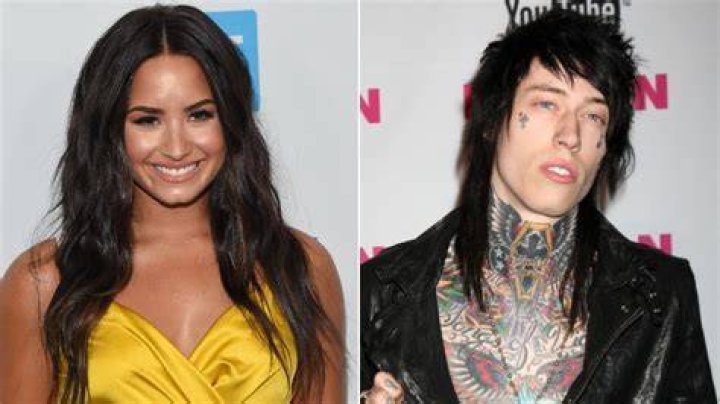 Trace Cyrus and Demi dated in 2009