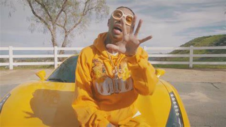 tyga-king-cairo-flossin-5