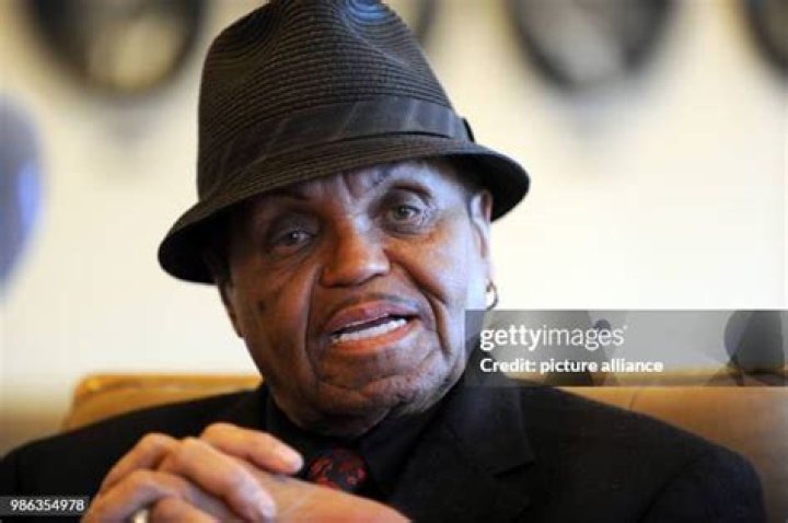 Us Music Manager Joe Jackson and Father of Late Pop Singer Michael Jackson Poses For Photographers During the Annual Friars Club Foundation Gala at the Waldorf Astoria Hotel in New York Usa 07 October 2014 United States New York Usa Friars Club Foundation Gala - Oct 2014