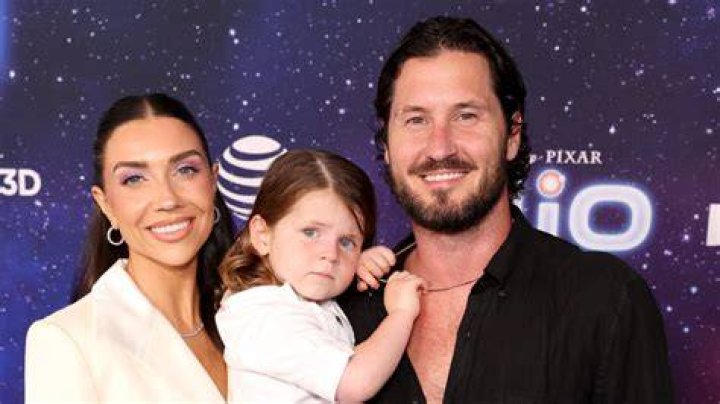 Valentin Chmerkovskiy & Jenna Johnson