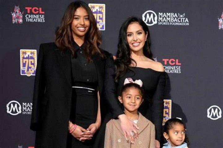 Vanessa Bryant and Natalia Bryant Baby2Baby 10-Year Gala, Los Angeles, California, USA - 13 Nov 2021 Vanessa Bryant wearing Pamela Rowland