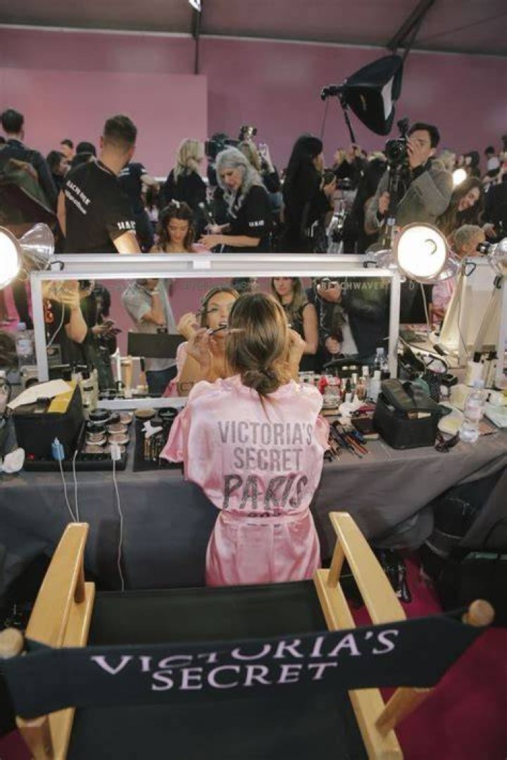VS Models Backstage