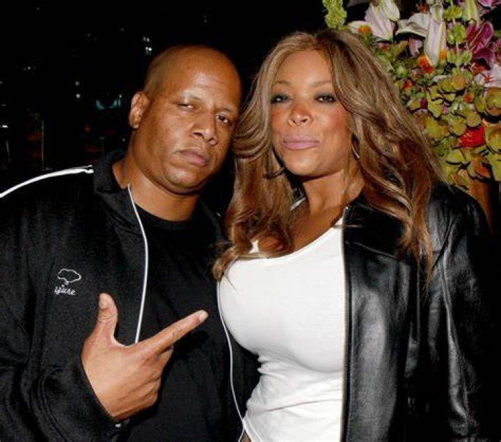 Wendy Williams and Kevin Hunter Hold Hands as they arrive to Saturday Night Live in NYC Pictured: Wendy Williams,Kevin Hunter Ref: SPL5029195 300918 NON-EXCLUSIVE Picture by: 247PAPS.TV / SplashNews.com Splash News and Pictures Los Angeles: 310-821-2666 New York: 212-619-2666 London: 0207 644 7656 Milan: 02 4399 8577 World Rights, No Portugal Rights