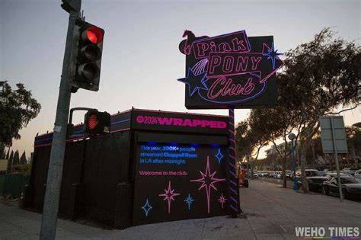 West Hollywood, CA - *EXCLUSIVE* - Pop singer Jason Derulo and his pregnant girlfriend Jena Frumes have Friday night date night at Catch LA in West Hollywood, Pictured: Jason Derulo, Jenna Frumes BACKGRID USA 7 MAY 2021 BYLINE MUST READ: TWIST / BACKGRID USA: +1 310 798 9111 / UK: +44 208 344 2007 / *UK Clients - Pictures Containing Children Please Pixelate Face Prior To Publication*