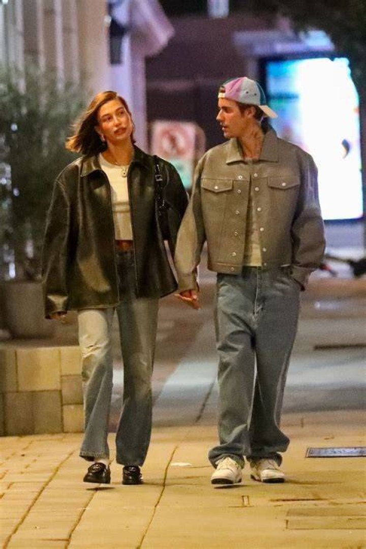 West Hollywood, CA - Hailey Bieber looks chic as she attends a Lacoste event at Sunset Tower in West Hollywood. Pictured: Hailey Bieber BACKGRID USA 6 OCTOBER 2022 USA: +1 310 798 9111 / UK: +44 208 344 2007 / *UK Clients - Pictures Containing Children Please Pixelate Face Prior To Publication*