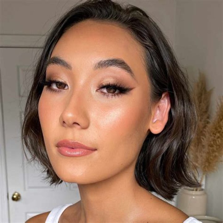 What Makeup To Wear At A Guys House